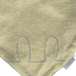 Conejito bordado celeste