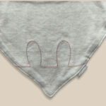 Conejito bordado rosa